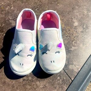 Unicorn toddler girl shoes soo cute !!